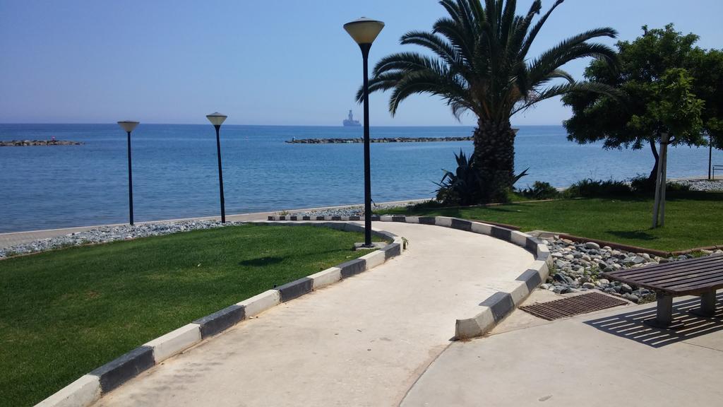 Green Valley Modern Studio Limassol Luaran gambar