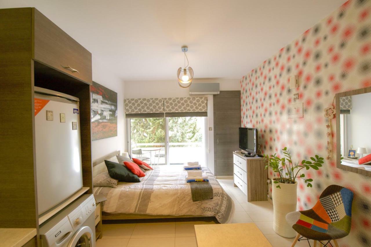 Green Valley Modern Studio Limassol Luaran gambar