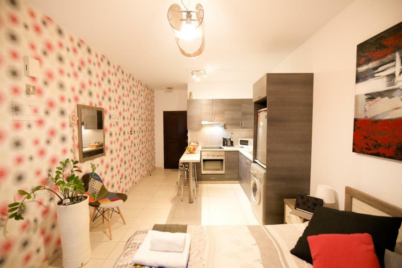 Green Valley Modern Studio Limassol Luaran gambar